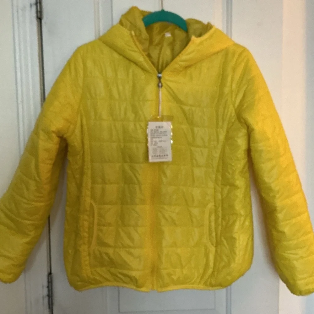 Yellow Hooded Thin Puffer Jacket Juniors Size XL Runs Small NWT - Picture 2 of 12